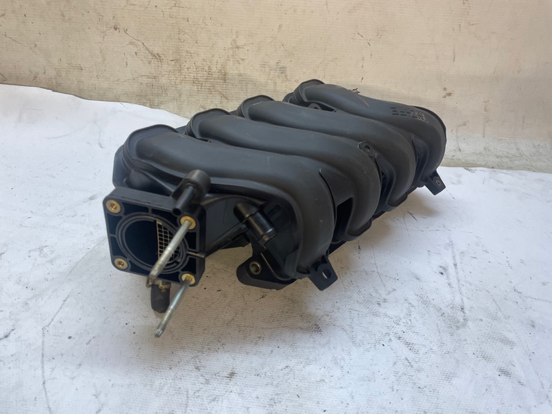 Впускной коллектор Toyota Corolla 2008-2012 CE140