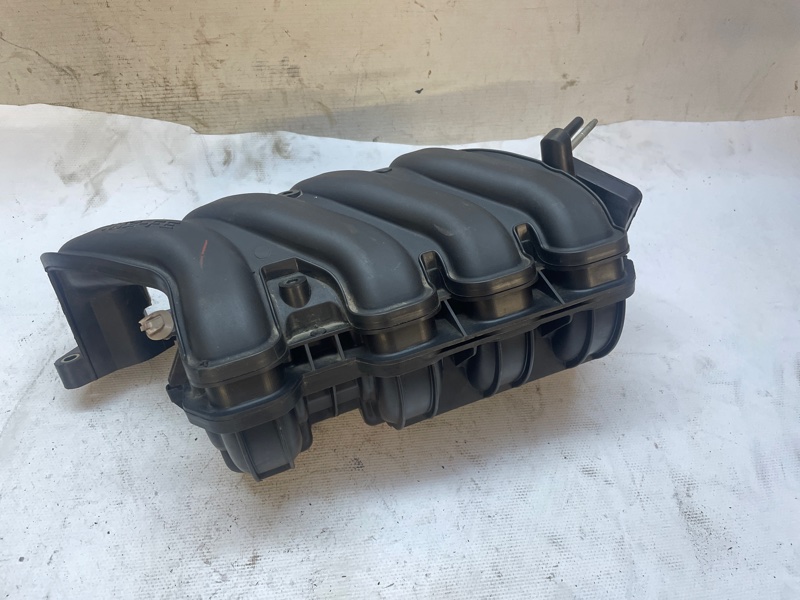 Впускной коллектор Toyota Corolla 2008-2012 CE140