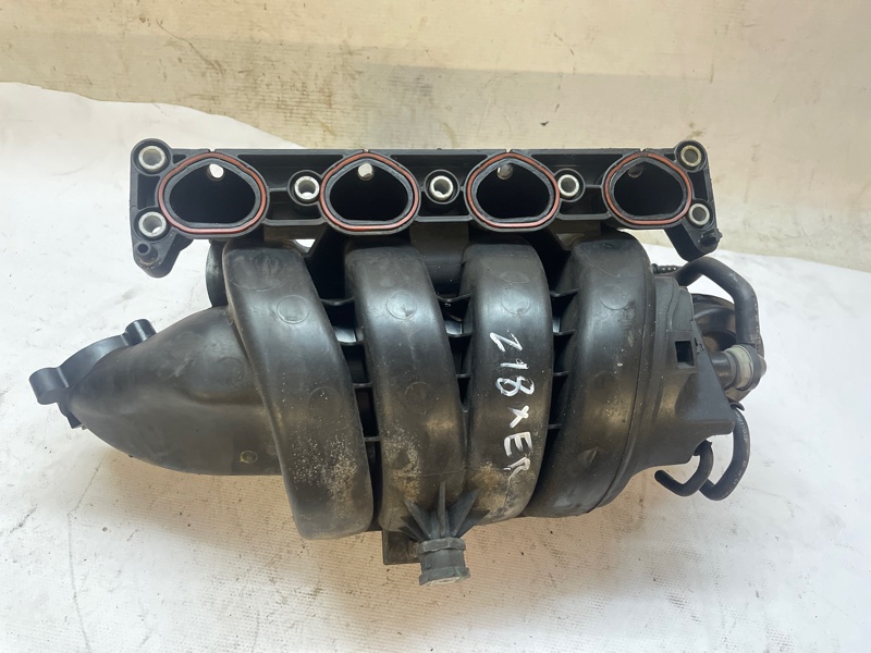 Впускной коллектор Opel Astra 2004-2013 H