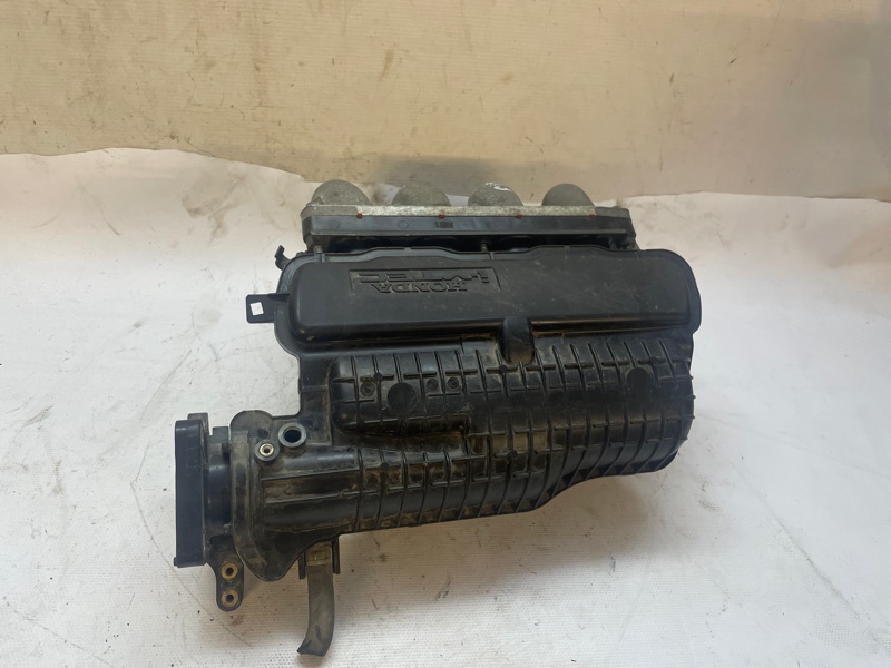 Впускной коллектор Honda Fit 2007-2014 GE6