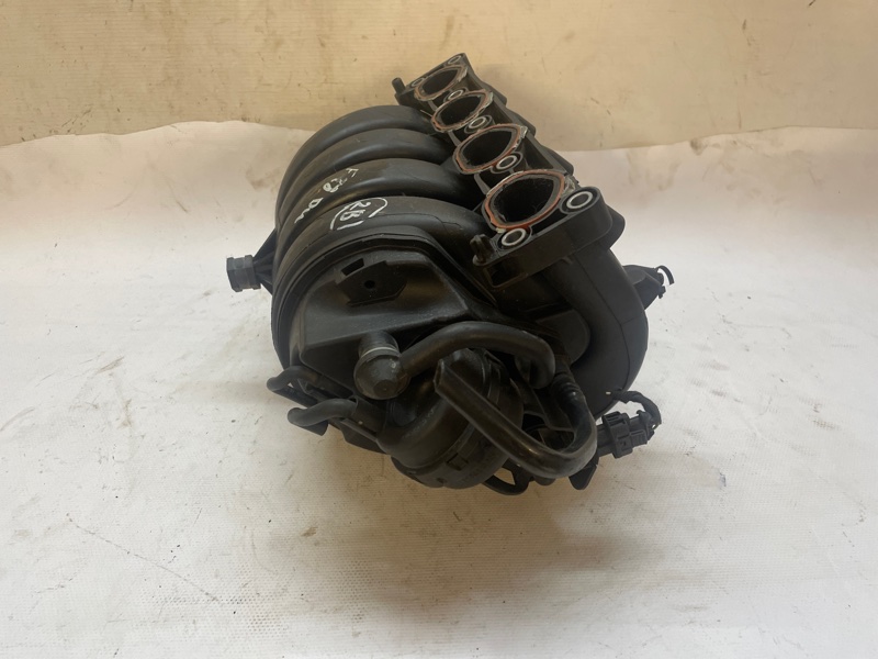 Впускной коллектор Chevrolet Cruze 2009-2015 J300