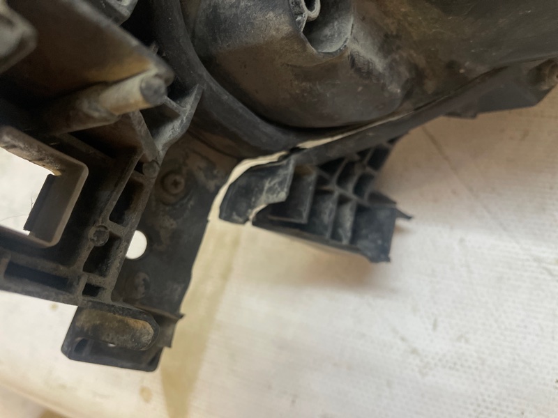 Фара Mazda Mazda 3 2013-2018 BM