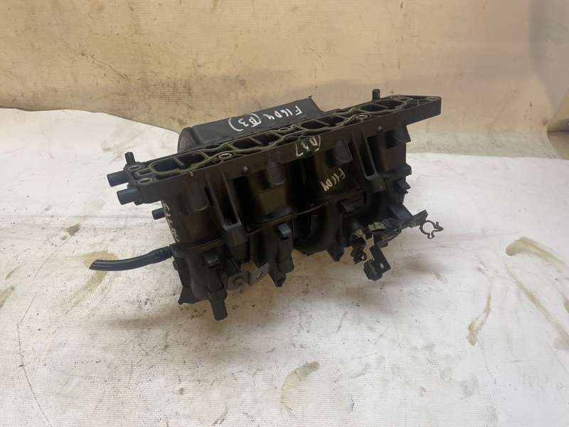 Впускной коллектор Chevrolet Cruze 2010-2015 J300