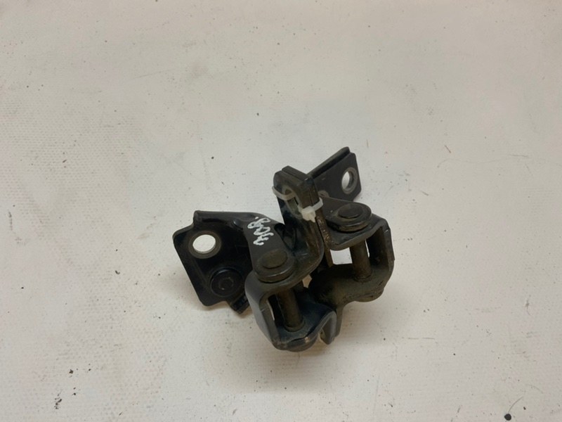 Петля двери Mazda Mazda 3 2013-2018 BM