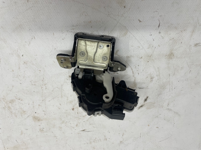 Замок багажника Mazda Mazda 3 2013-2018 BM