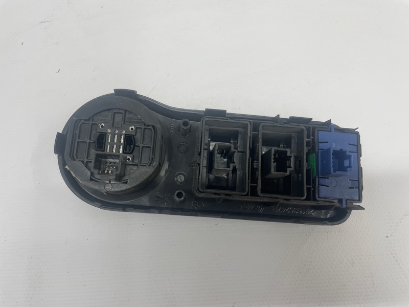Кнопка включения полного привода Renault Duster 2016 HSA, HSM
