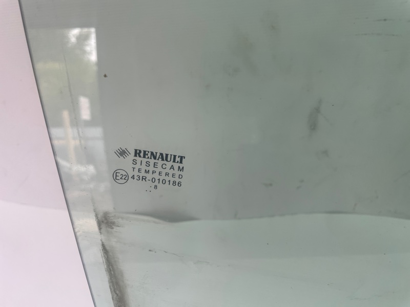 Стекло двери Renault Logan 2018 L8
