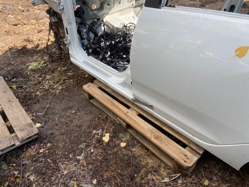 Порог со стойкой Renault Logan 2018 L8