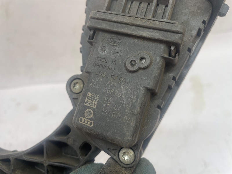 Педаль газа Audi A6 2004-2010 C6