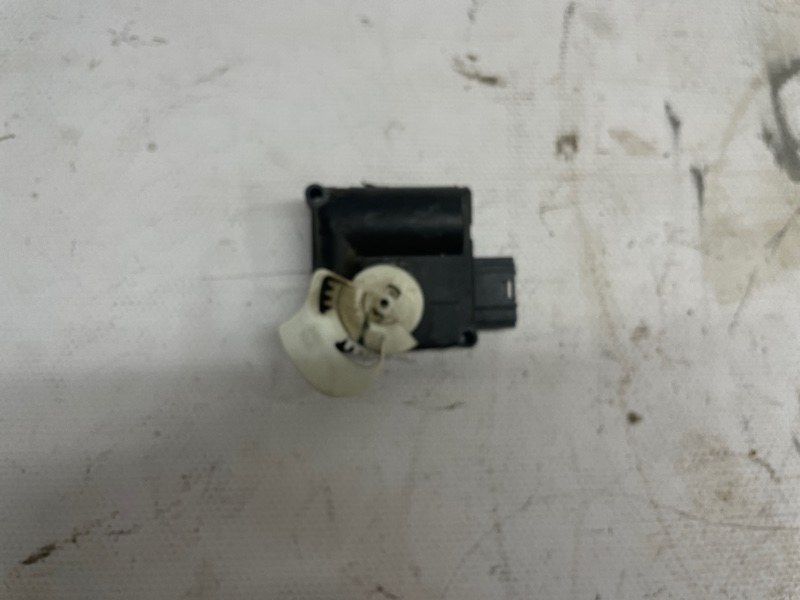Сервопривод печки Audi A6 2004-2010 C6