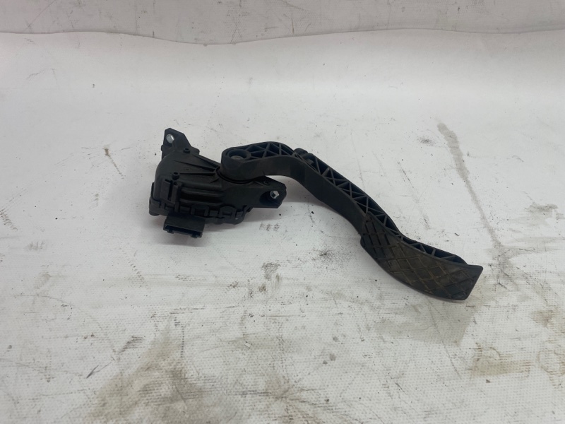 Педаль газа Audi A6 1997-2005 C5