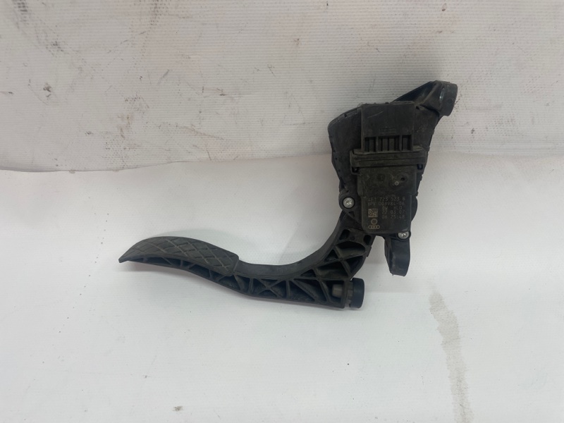 Педаль газа Audi A6 2004-2010 C6