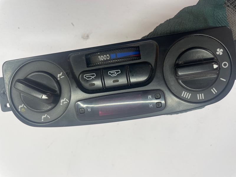 Блок управления климатом Kia Clarus 20000