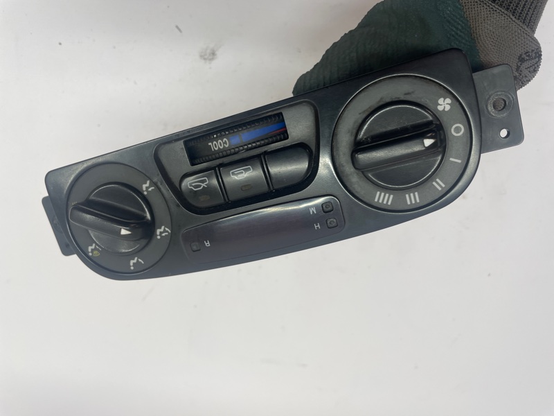 Блок управления климатом Kia Clarus 20000