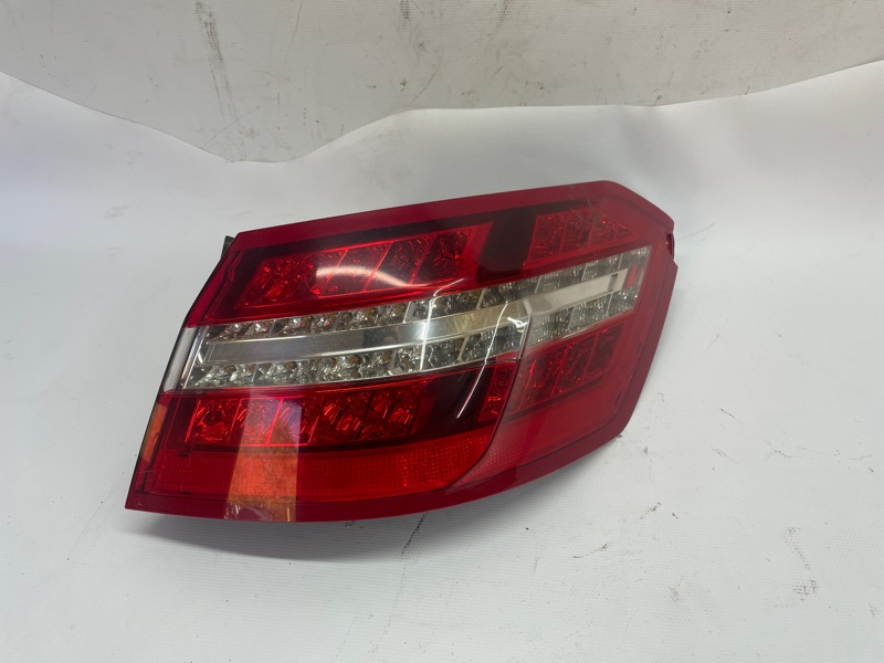Фонарь Mercedes-Benz E-Class 2011 W212