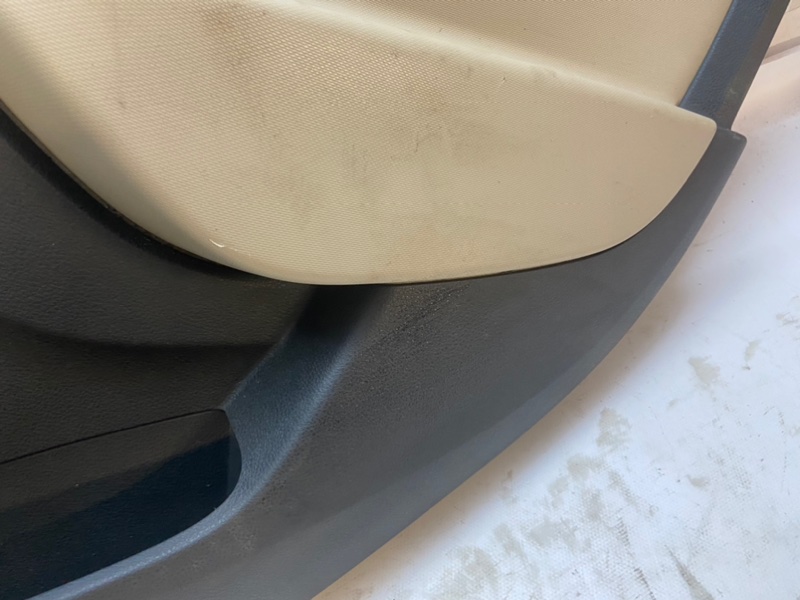 Обшивка двери Renault Logan 2018 L8