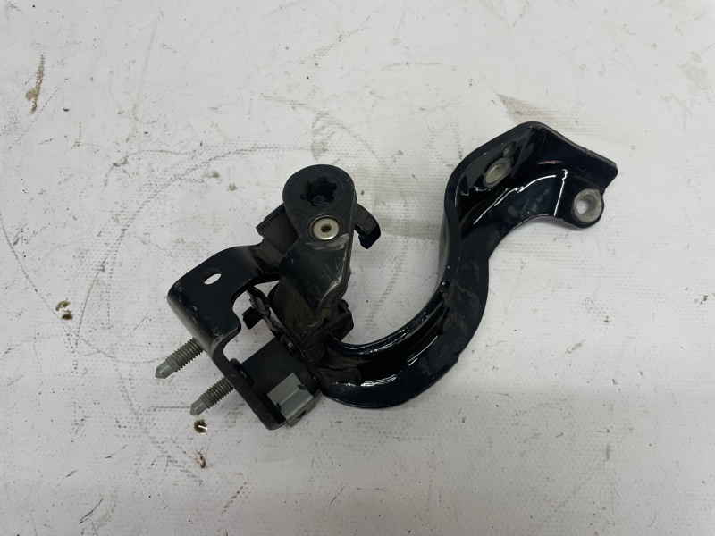 Петля багажника Audi A6 2006-2010 C6