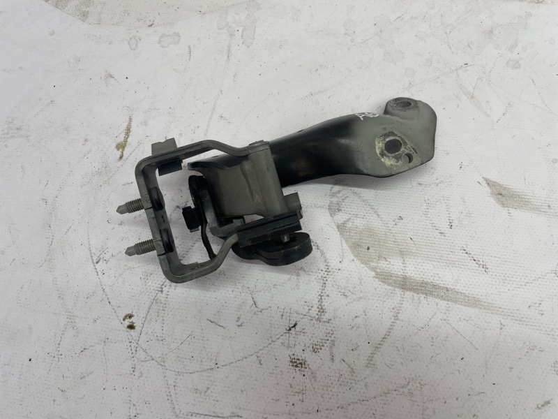 Петля багажника Audi A6 2006-2010 C6