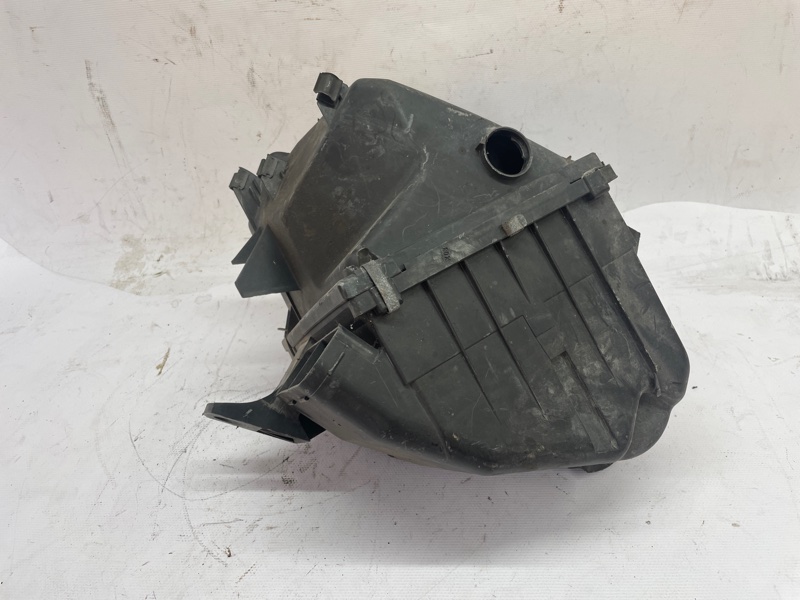 Корпус воздушного фильтра Audi A6 1997-2005 C5