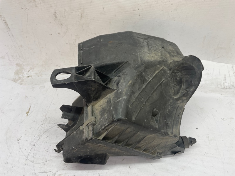 Корпус воздушного фильтра Audi A6 1997-2005 C5