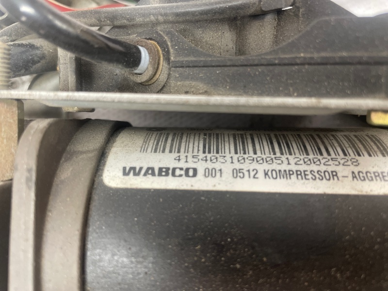 Компрессор пневмоподвески BMW X5 2000-2006 E53