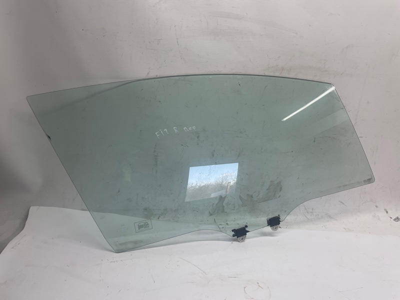 Стекло двери Honda Fit 2007-2012 GE6