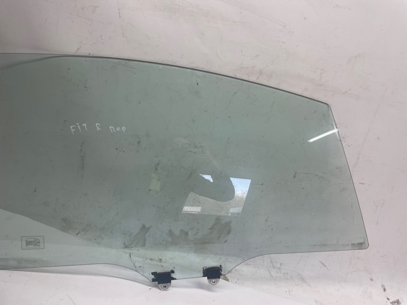 Стекло двери Honda Fit 2007-2012 GE6