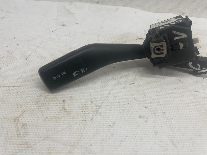 Переключатель поворотов Volkswagen Golf 2003-2009
