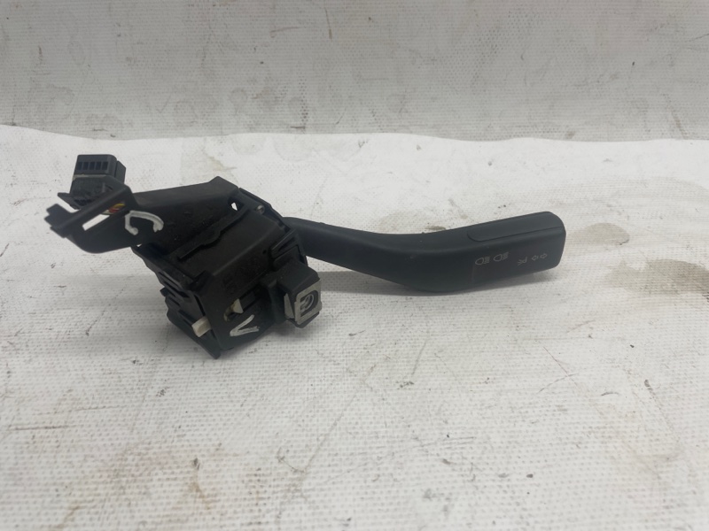Переключатель поворотов Volkswagen Golf 2003-2009