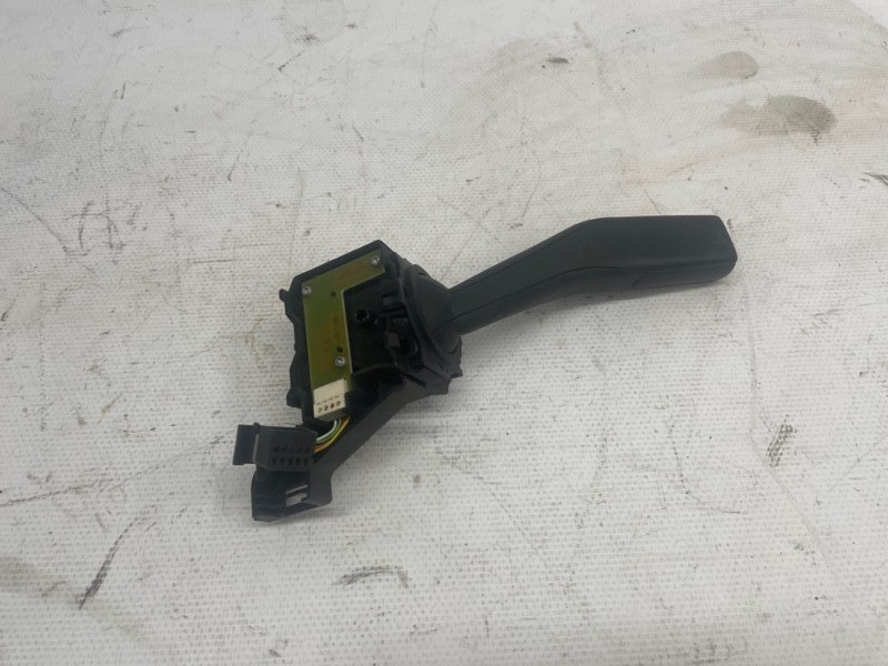 Переключатель поворотов Volkswagen Golf 2003-2009