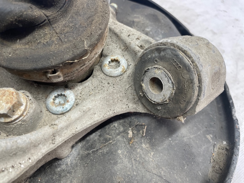 Кулак поворотный Audi A6 2006-2010 C6