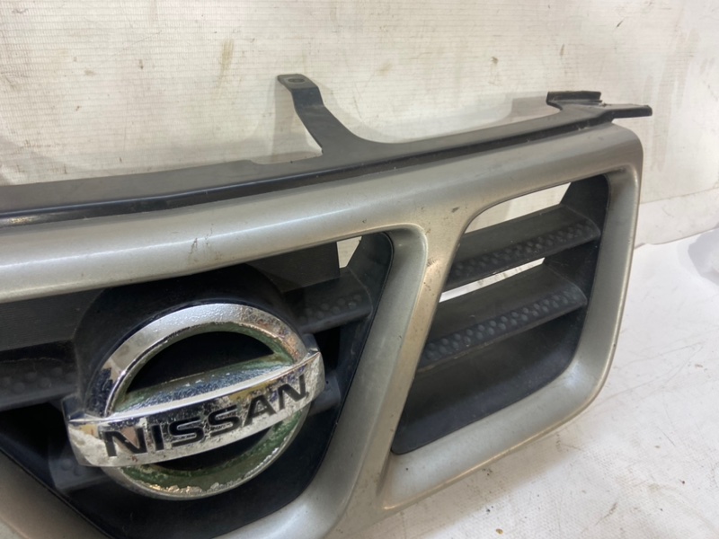 Решетка радиатора Nissan X-Trail 2002 NT30