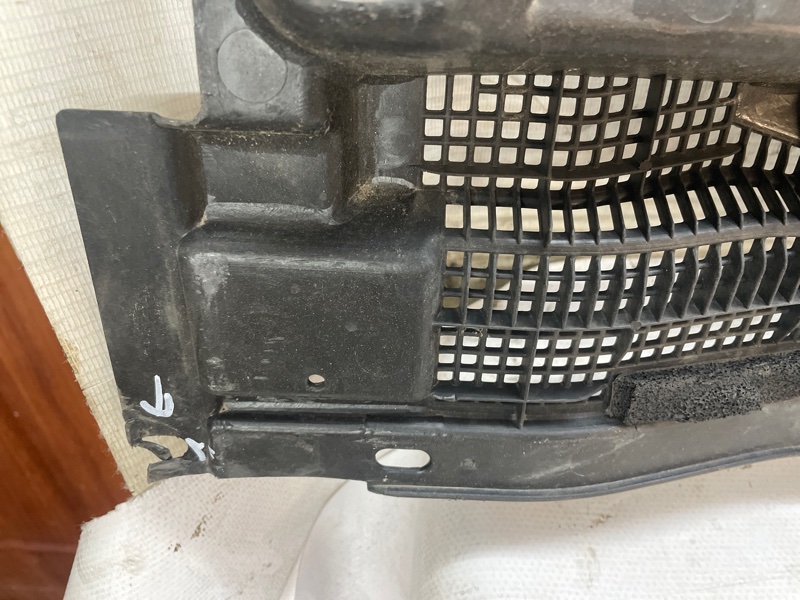 Жабо Mitsubishi Outlander 2003 CU