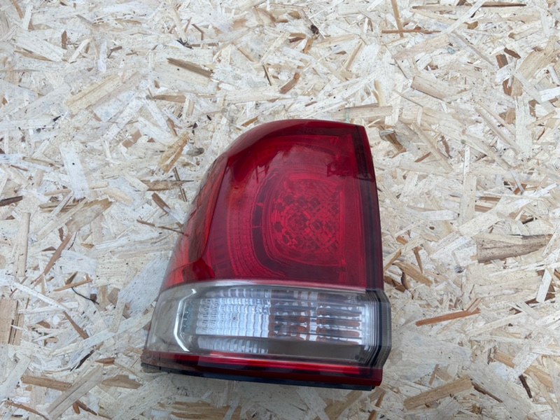 Фонарь Toyota Land Cruiser 200 2008 Внедорожник