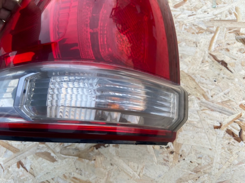 Фонарь Toyota Land Cruiser 200 2008 Внедорожник