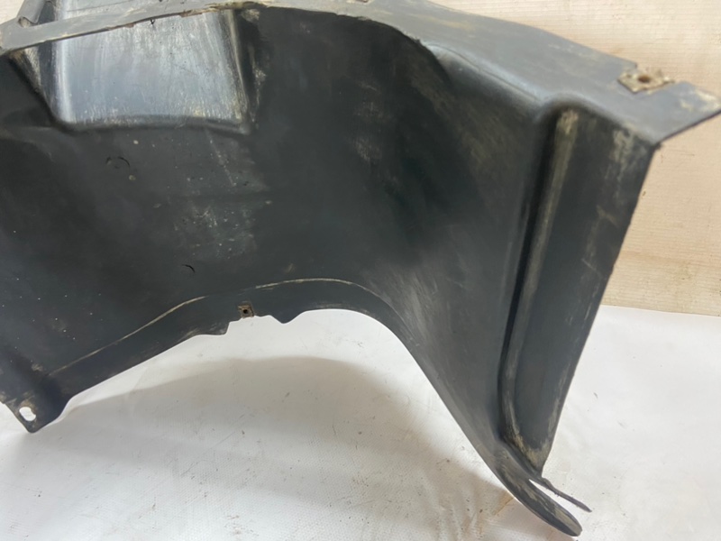 Подкрылок Volkswagen Golf 2003-2010 1K1