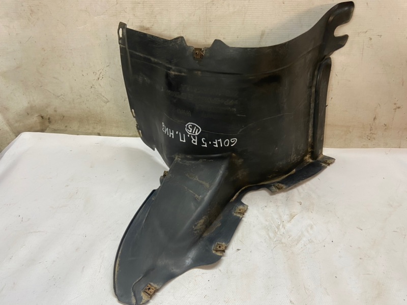 Подкрылок Volkswagen Golf 2003-2010 1K1