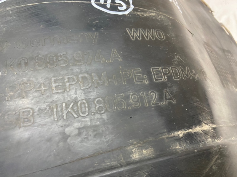 Подкрылок Volkswagen Golf 2003-2010 1K1