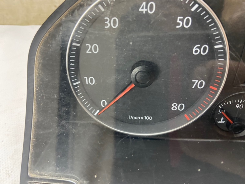Панель приборов Volkswagen Golf 2003-2010 1K1