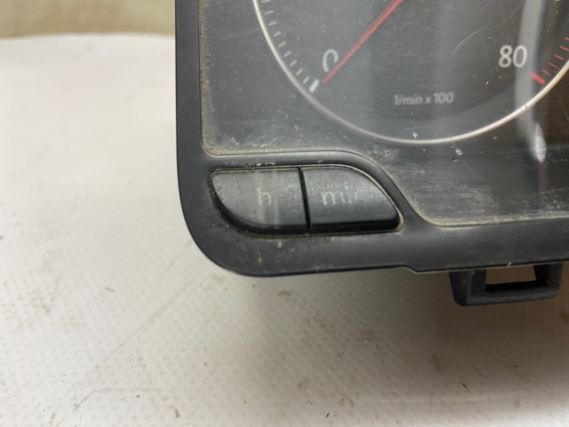 Панель приборов Volkswagen Golf 2003-2010 1K1