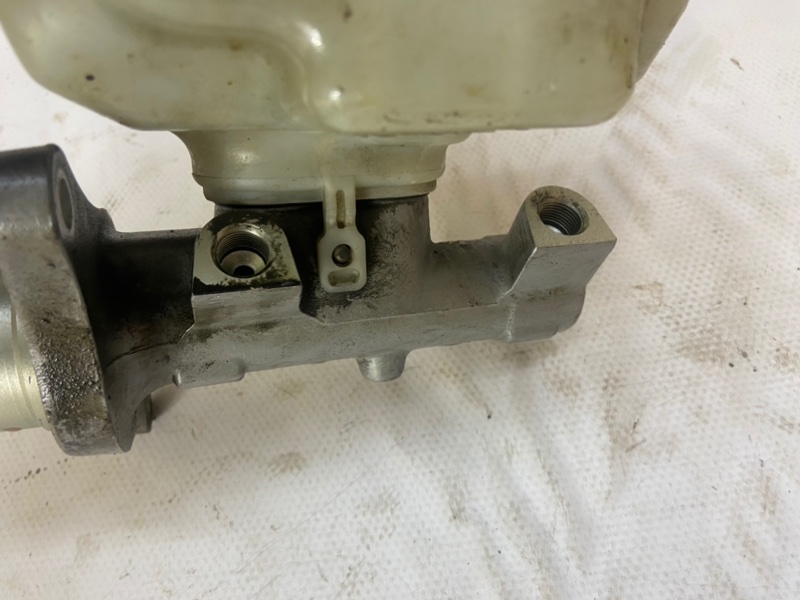 Главный тормозной цилиндр Volkswagen Golf 2003-2010 1K1
