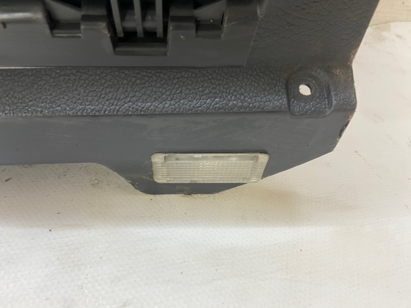 Бардачок Volkswagen Golf 2003-2010 1K1