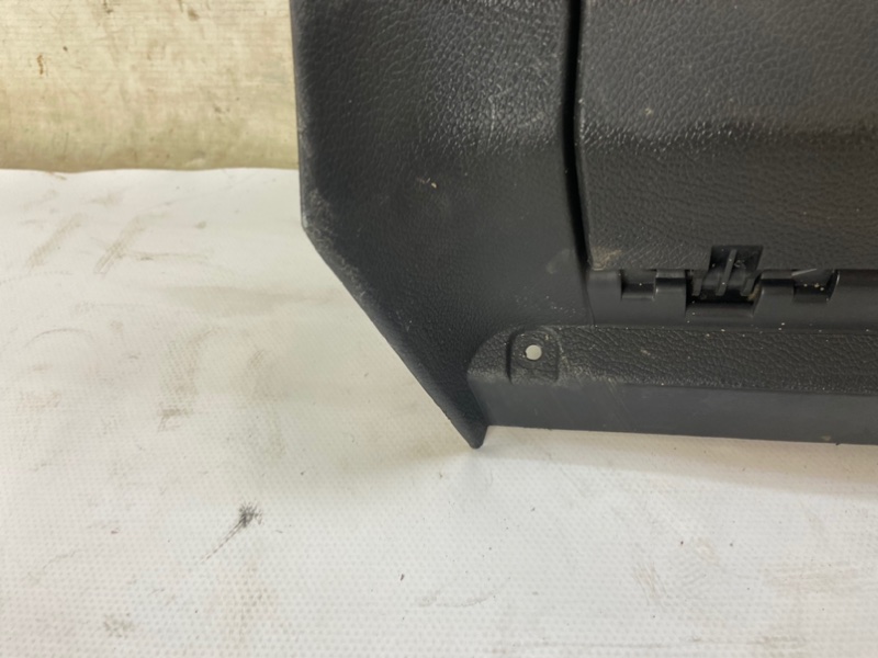 Бардачок Volkswagen Golf 2003-2010 1K1