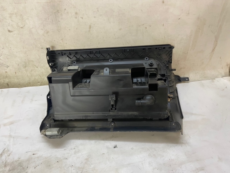Бардачок Volkswagen Golf 2003-2010 1K1