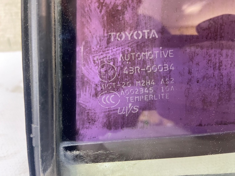 Форточка Toyota Land Cruiser 200 2008 Внедорожник