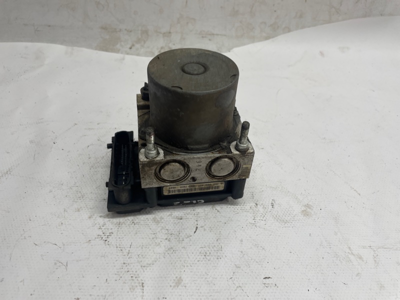 Блок ABS Toyota Auris 2006-2012 E15