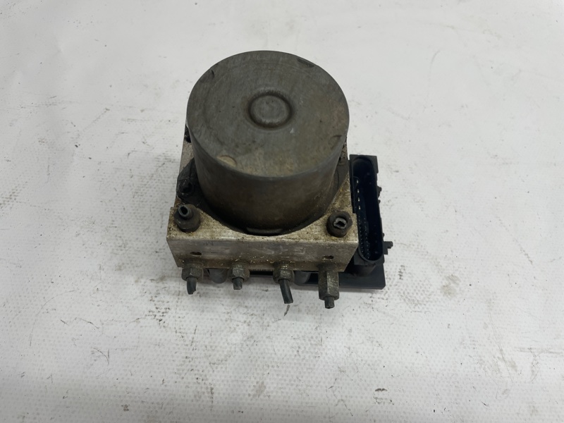 Блок ABS Toyota Auris 2006-2012 E15