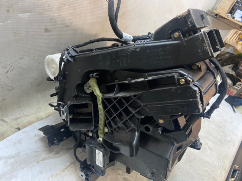 Корпус печки Volkswagen Golf 2003-2010 1K1