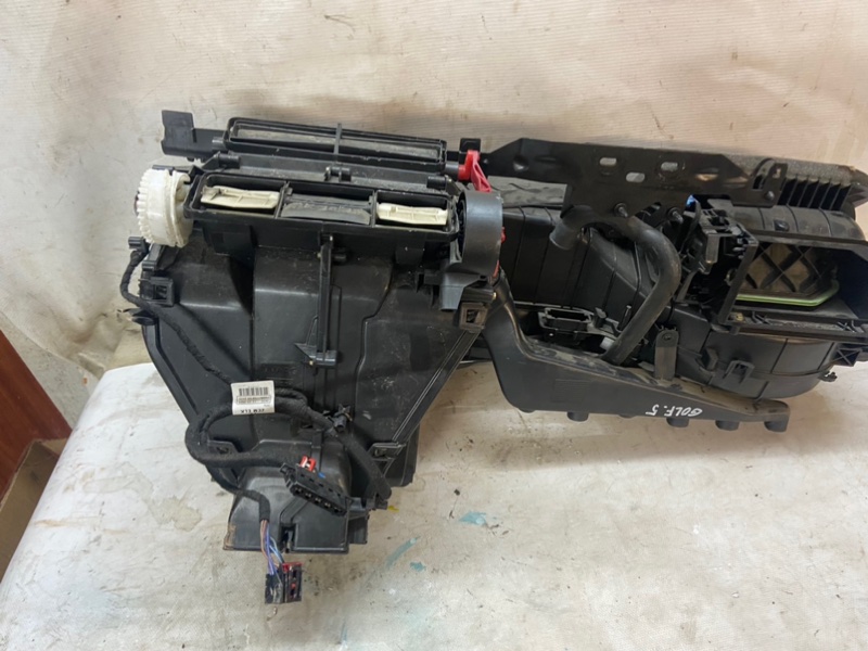 Корпус печки Volkswagen Golf 2003-2010 1K1