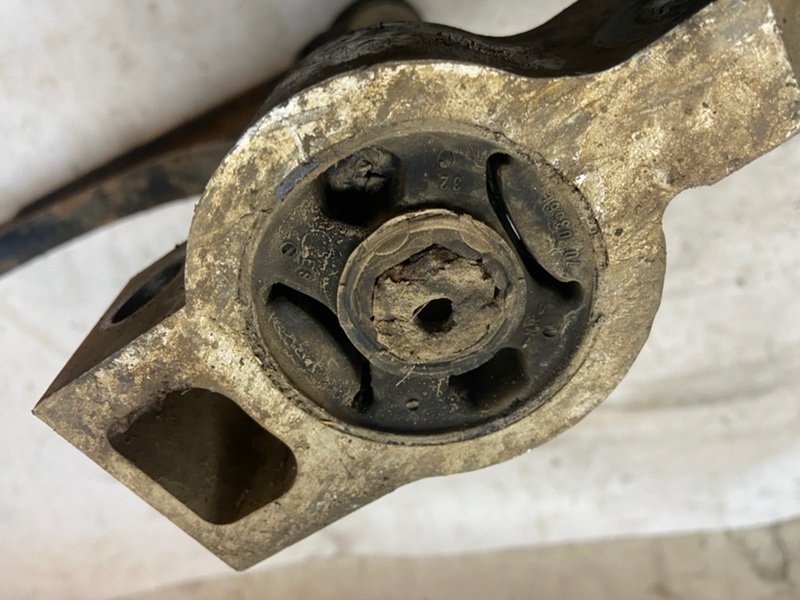Рычаг Volkswagen Golf 2003-2010 1K1